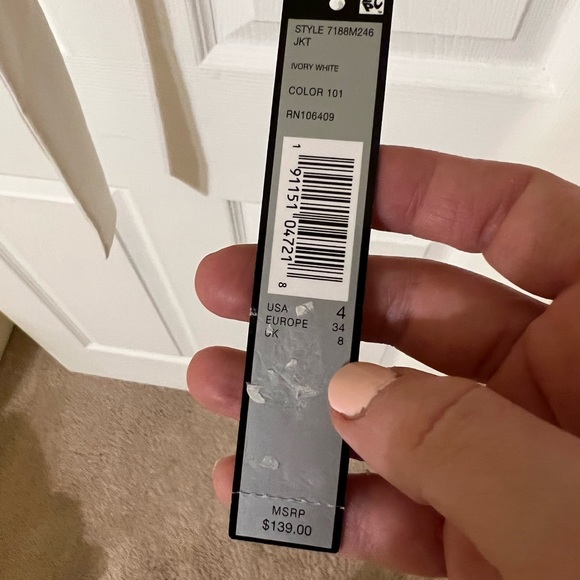 Tahari White dressy blazer - Picture 3 of 3